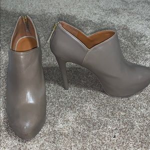 Nine West taupe women’s booties